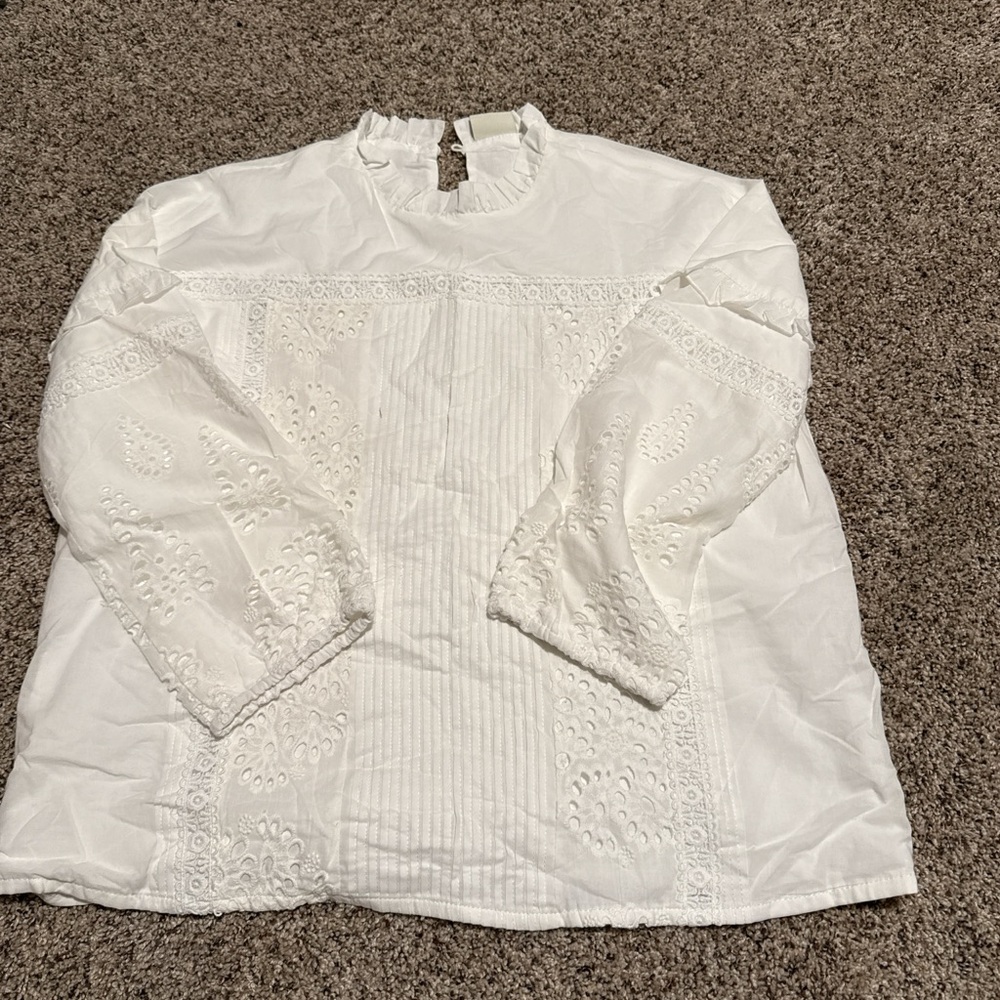 Elegant White Lace Women's Top